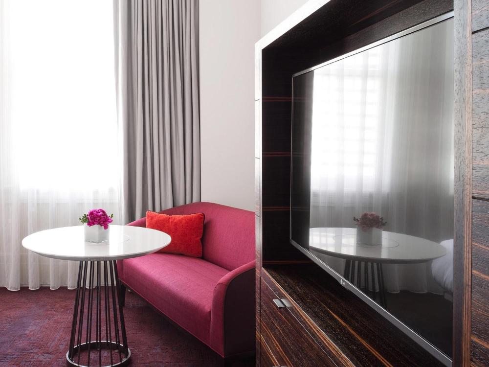 Deluxe King Room interior